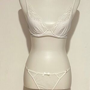 Agent Provocateur White Lace Bra